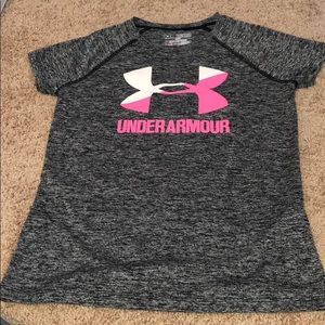 Under armor girls shirt